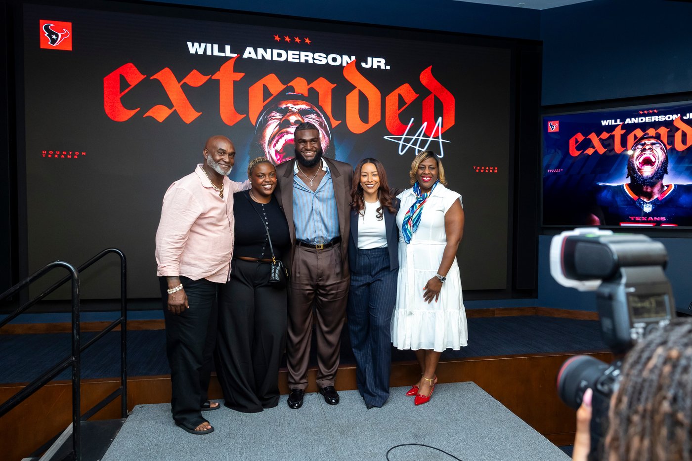 Texans' Will Anderson Jr. celebrates $150M extension | iNFOnews.ca