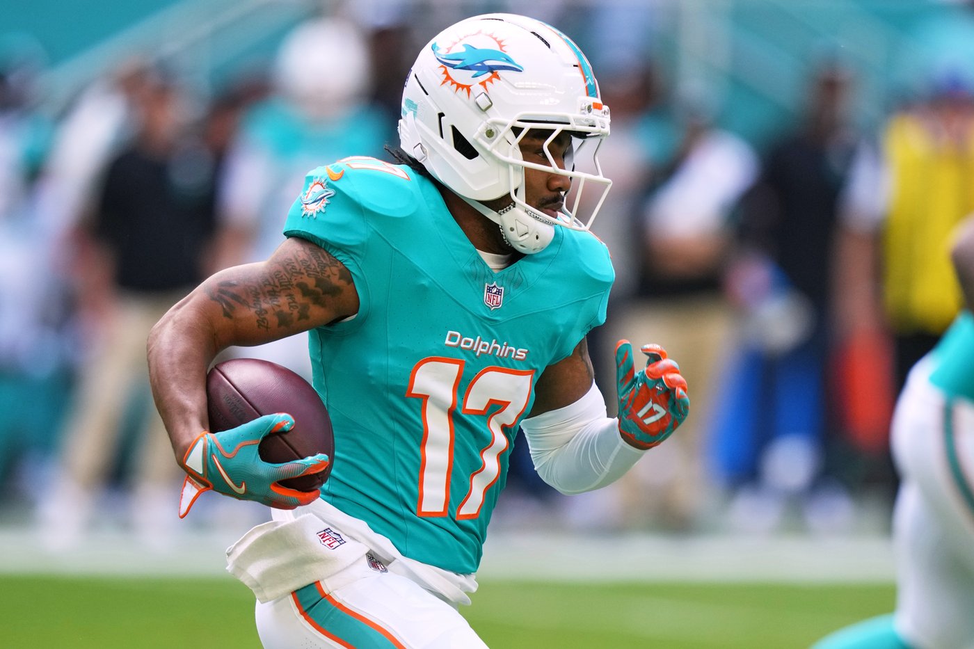 Cap-constrained Dolphins heading in new direction after trading standout receiver Jaylen Waddle | iNFOnews.ca