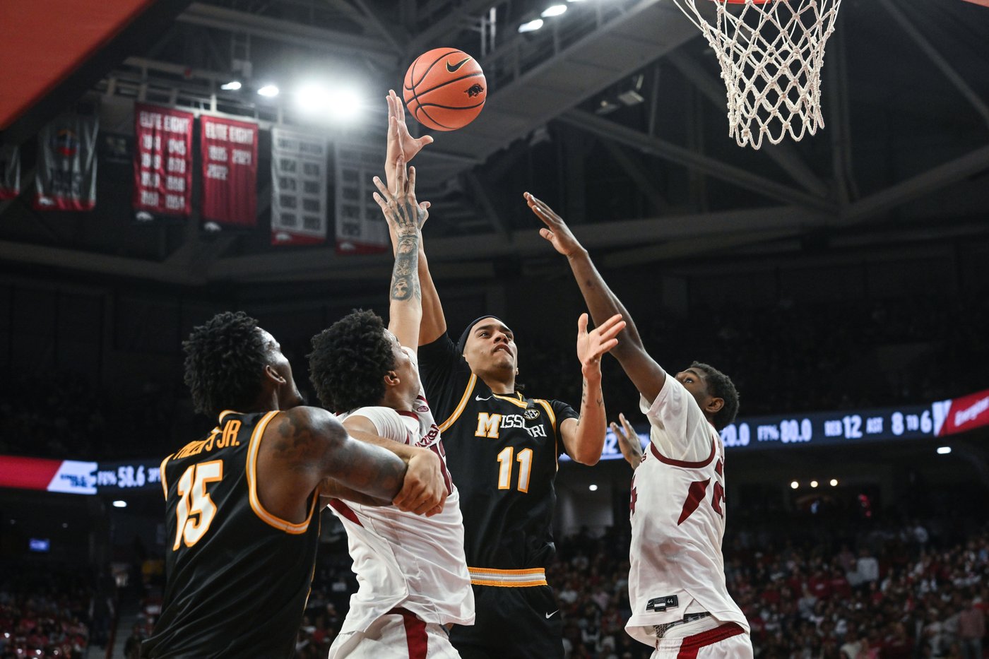 Richmond and Acuff power No. 20 Arkansas to a 94-86 win over Missouri | iNFOnews.ca