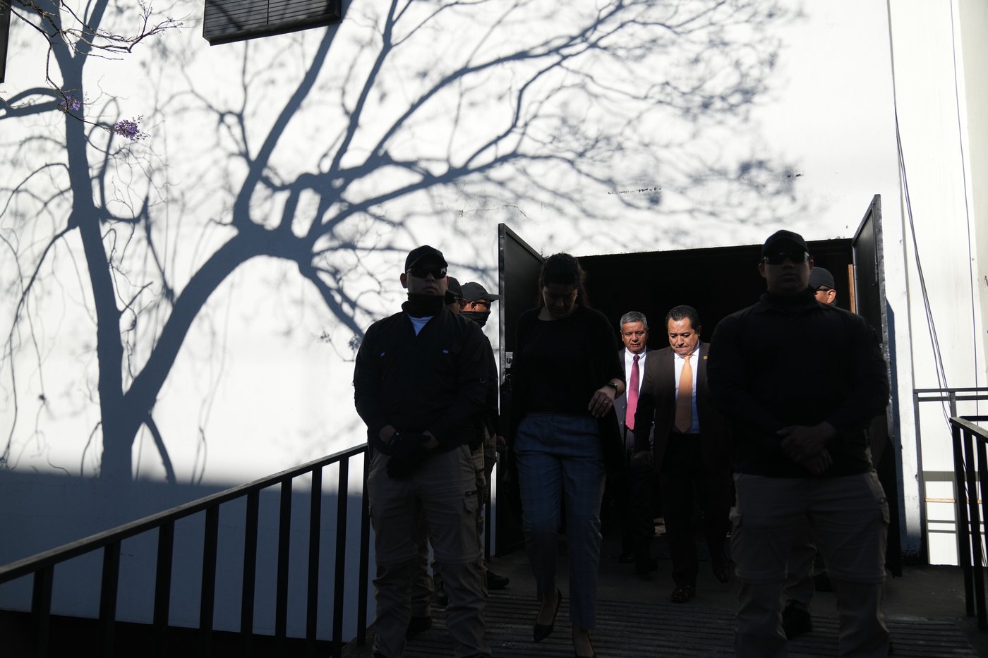 As Guatemala begins high-stakes court elections, agents raid voting sites | iNFOnews.ca