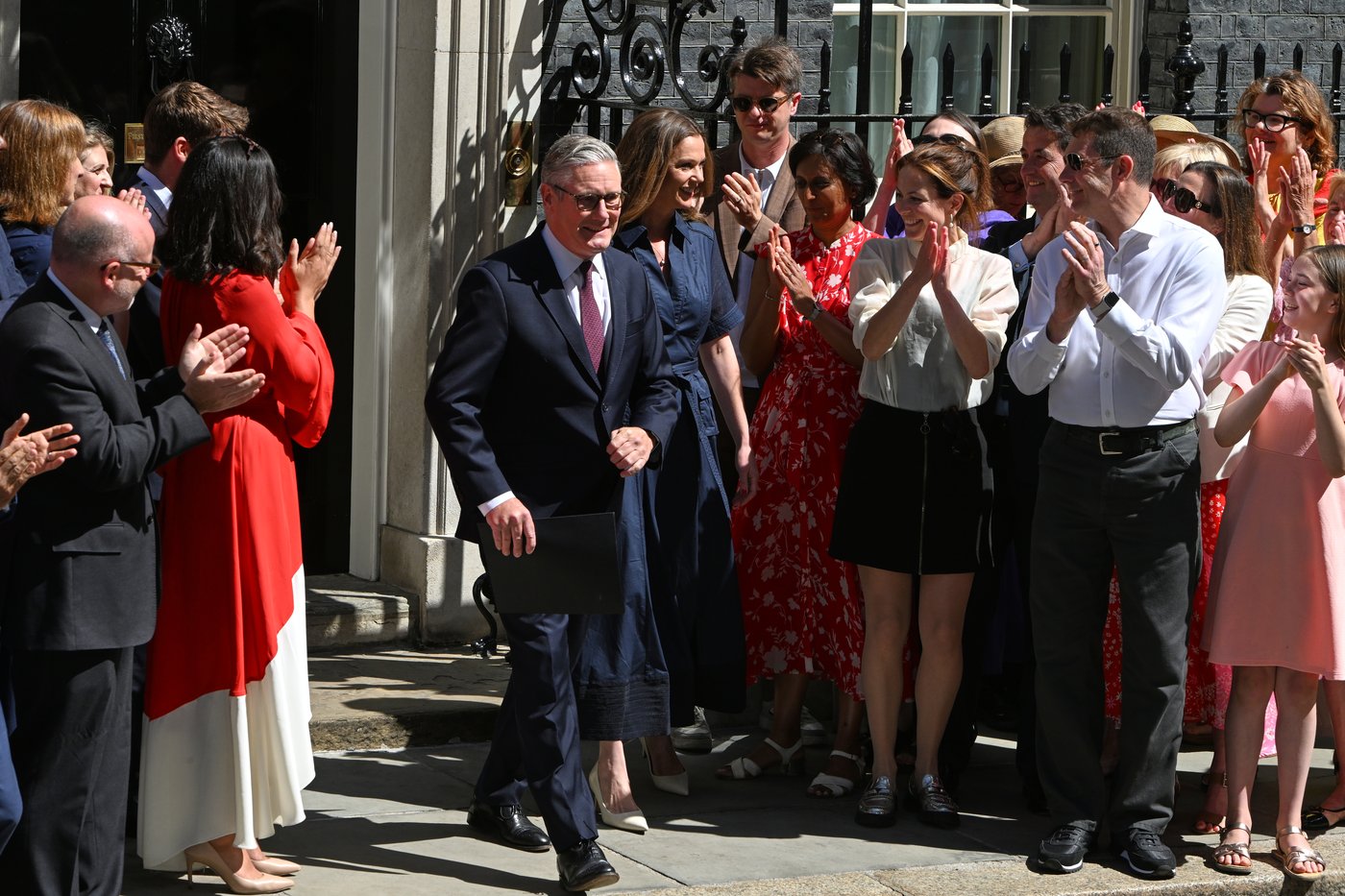 Andy Burnham becomes Britain’s new prime minister as Starmer resigns, in photos | iNFOnews.ca