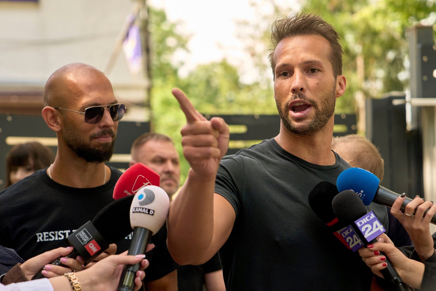 The Tate brothers fight extradition to the UK where they face rape and sex trafficking charges | iNFOnews.ca The Tate brothers fight extradition to the UK where they face rape and sex trafficking charges | iNFOnews.ca