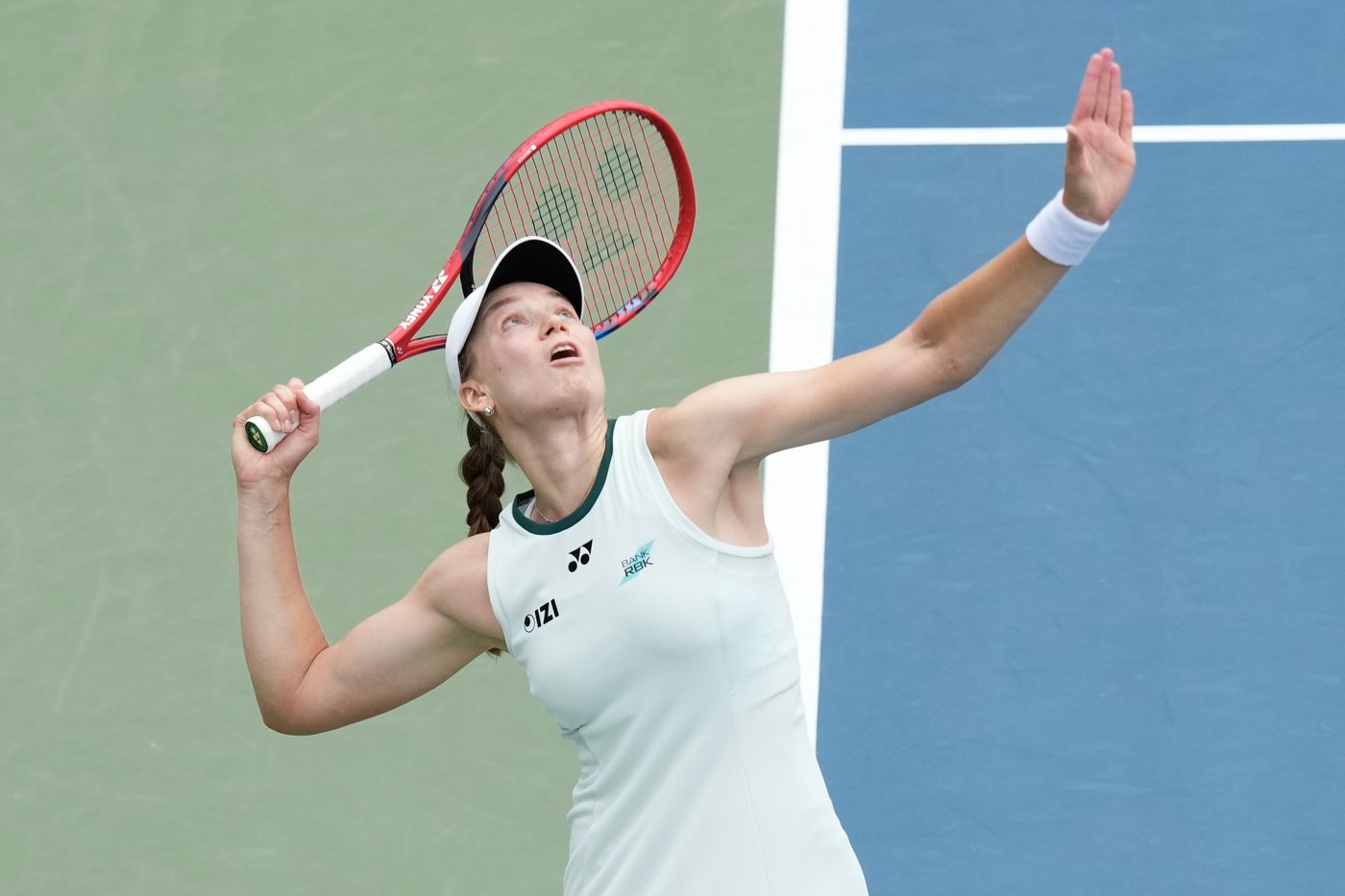 Canada's Fernandez upsets Andreeva in third-round match at NBO Toronto | iNFOnews.ca