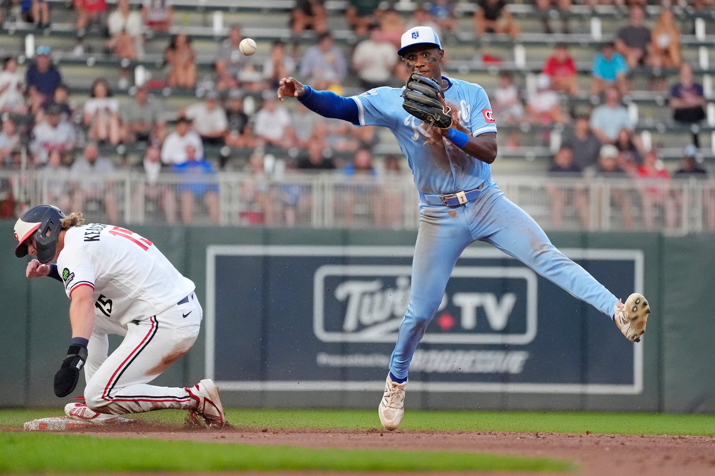 Randy Dobnak picks up first win in 5 years as Royals beat Twins 4-0 | iNFOnews.ca