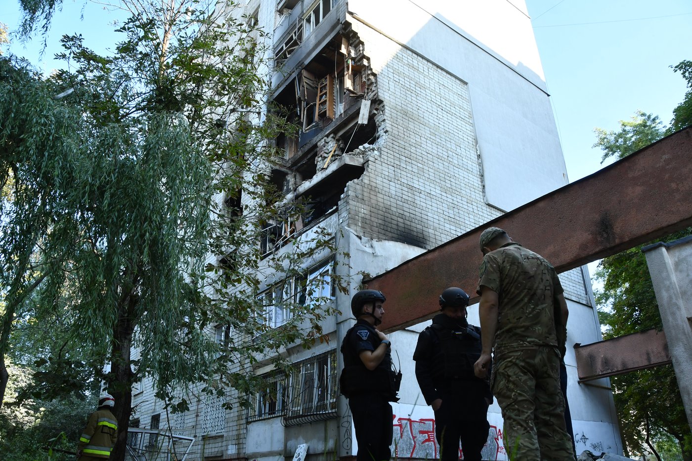 Russian strikes across Ukraine kill 10 and NATO scrambles jets after a missile falls in Poland | iNFOnews.ca Russian strikes across Ukraine kill 10 and NATO scrambles jets after a missile falls in Poland | iNFOnews.ca