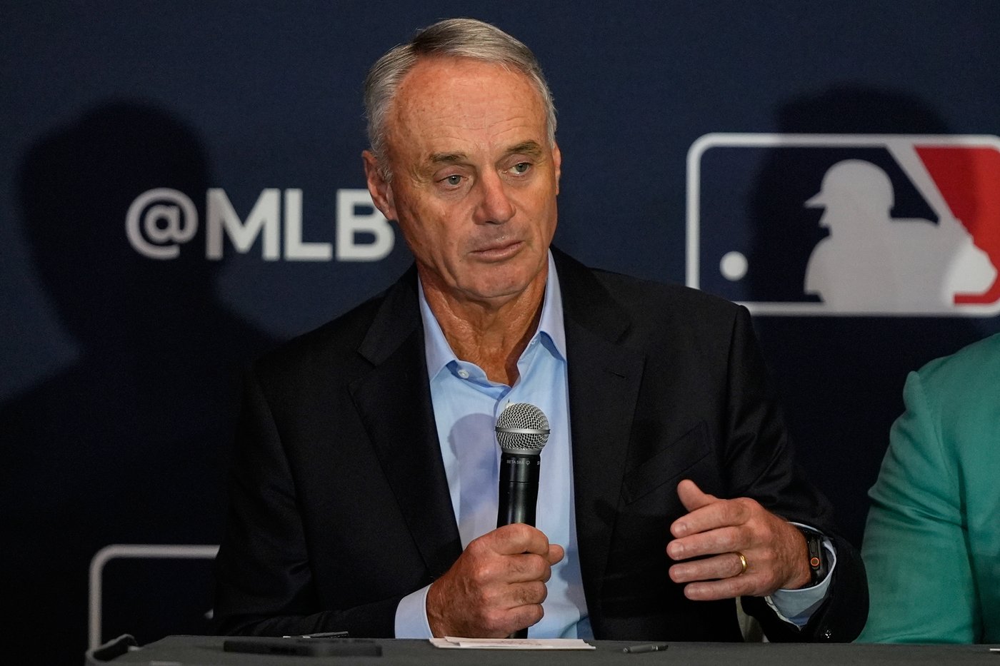 MLB players, owners start collective bargaining, 6 1/2 months ahead of contract's expiration | iNFOnews.ca