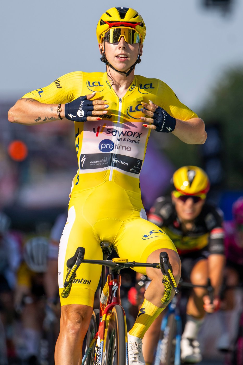 Lorena Wiebes sprints to second straight win at Women's Tour de France | iNFOnews.ca
