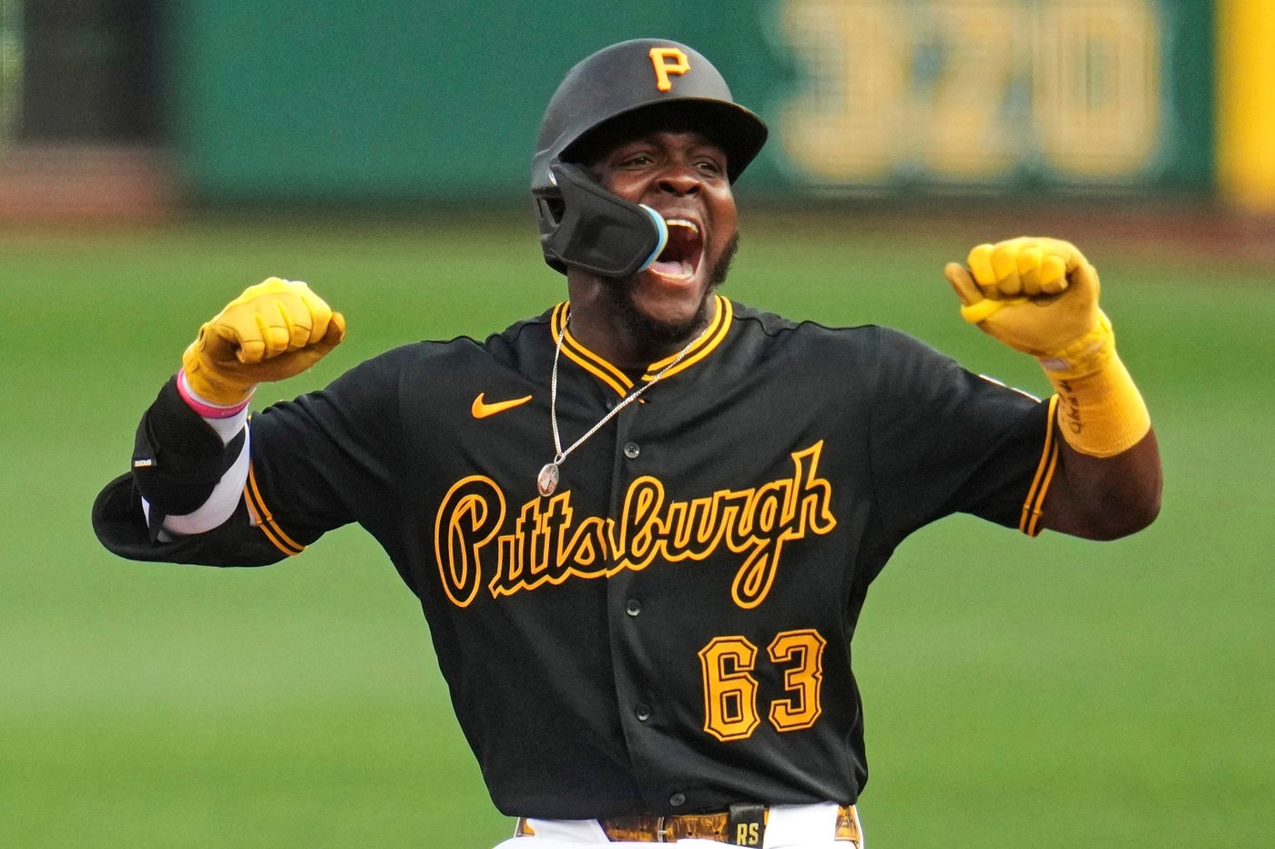 Chandler cruises through 6 innings as Pirates beat Mets 9-0 to end 4-game skid | iNFOnews.ca