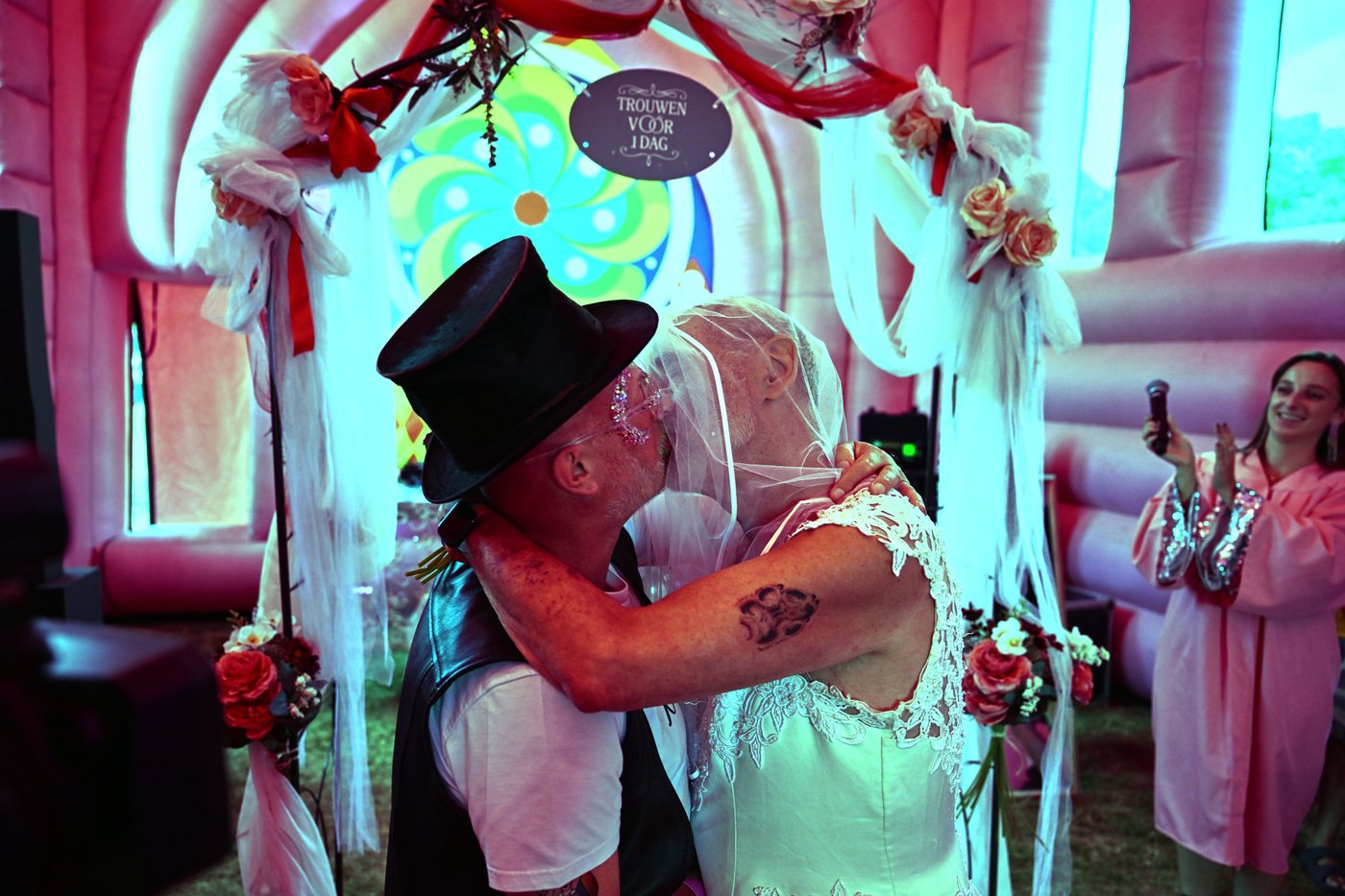 Amsterdam's Pride festival's mass wedding, in photos | iNFOnews.ca