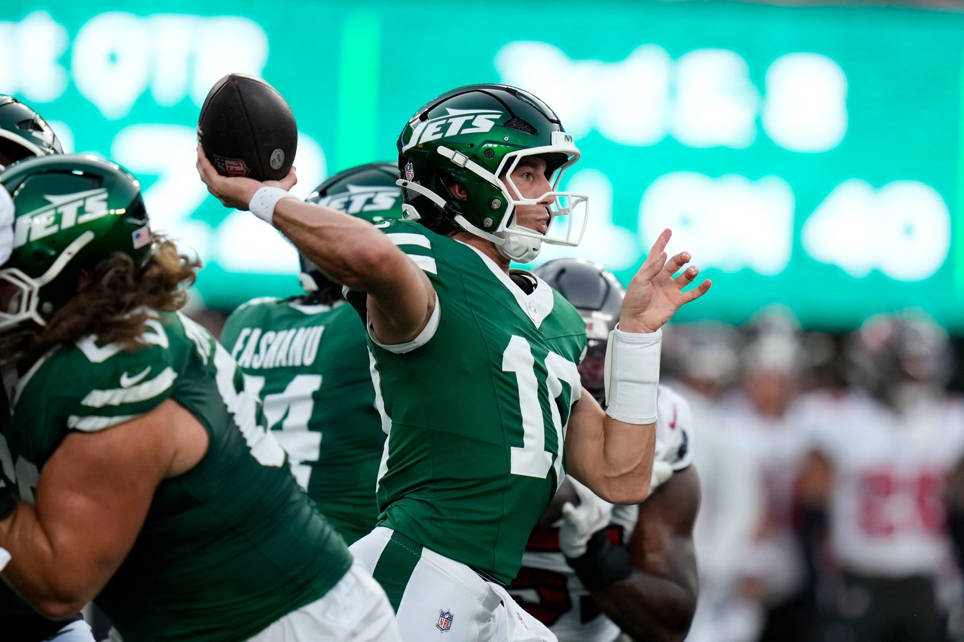 Cade Klubnik starts, leads Jets to 2 scores in debut. Geno Smith sits with sore foot, AP source says | iNFOnews.ca Cade Klubnik starts, leads Jets to 2 scores in debut. Geno Smith sits with sore foot, AP source says | iNFOnews.ca