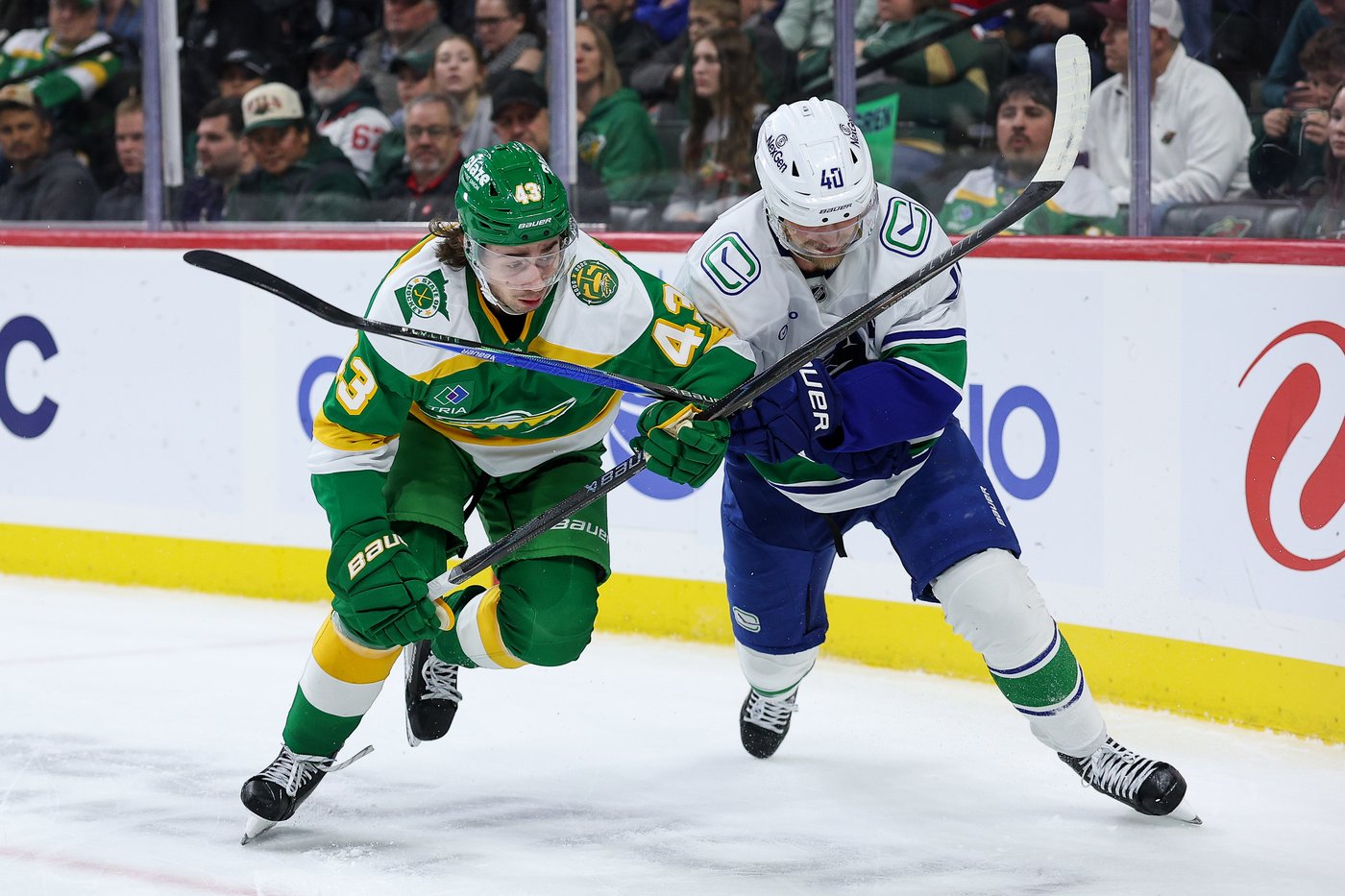 Wild wrap up a playoff spot with 5-2 victory over the Canucks | iNFOnews.ca