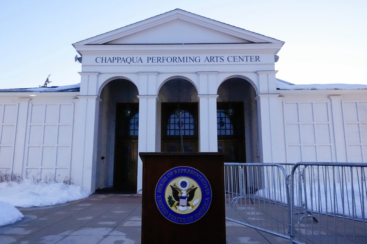 Hillary Clinton testifies she has no information on Epstein's crimes and doesn't recall meeting him | iNFOnews.ca