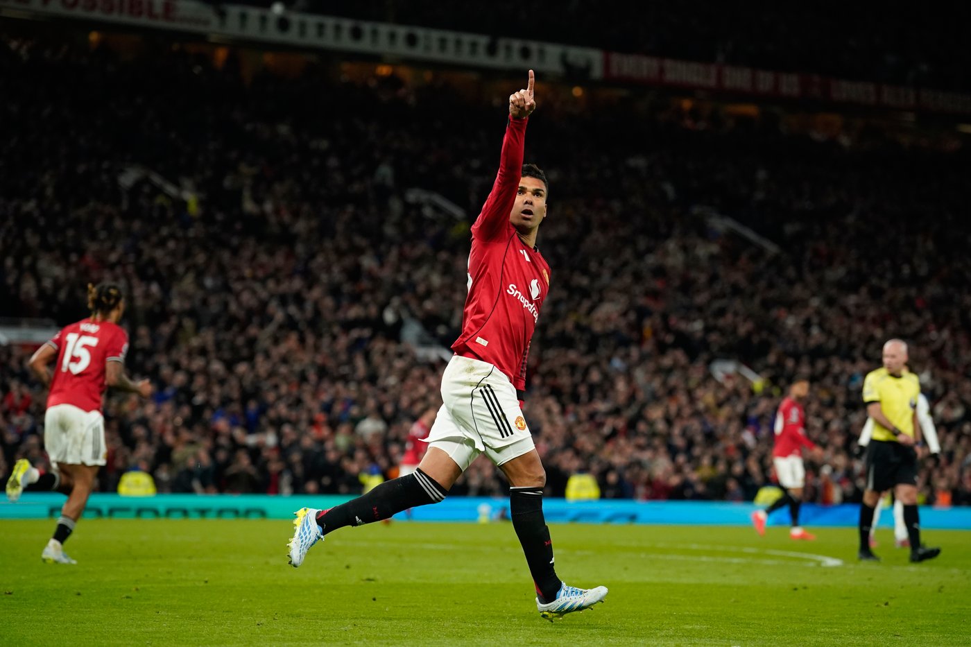 Okafor decisive double helps Leeds win thrilling encounter at Old Trafford | iNFOnews.ca