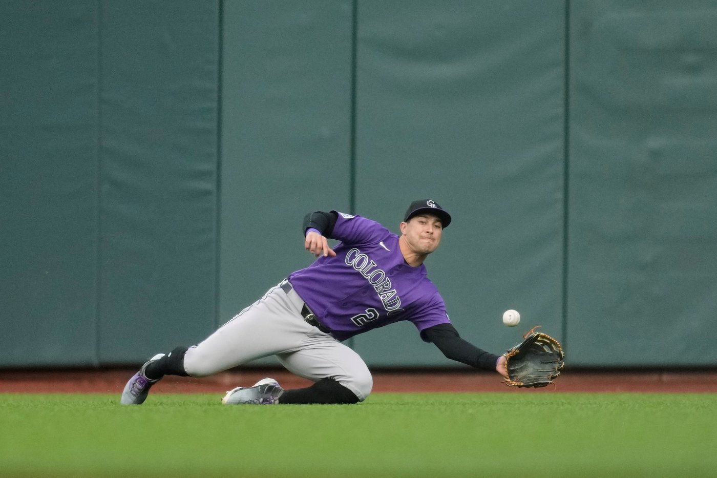 Karros' 2-run single in the ninth helps Rockies rally past Giants 4-3 | iNFOnews.ca