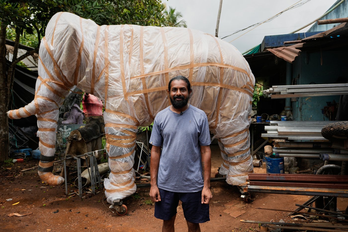 Robotic elephants are replacing live ones at Kerala temple festivals, in photos | iNFOnews.ca