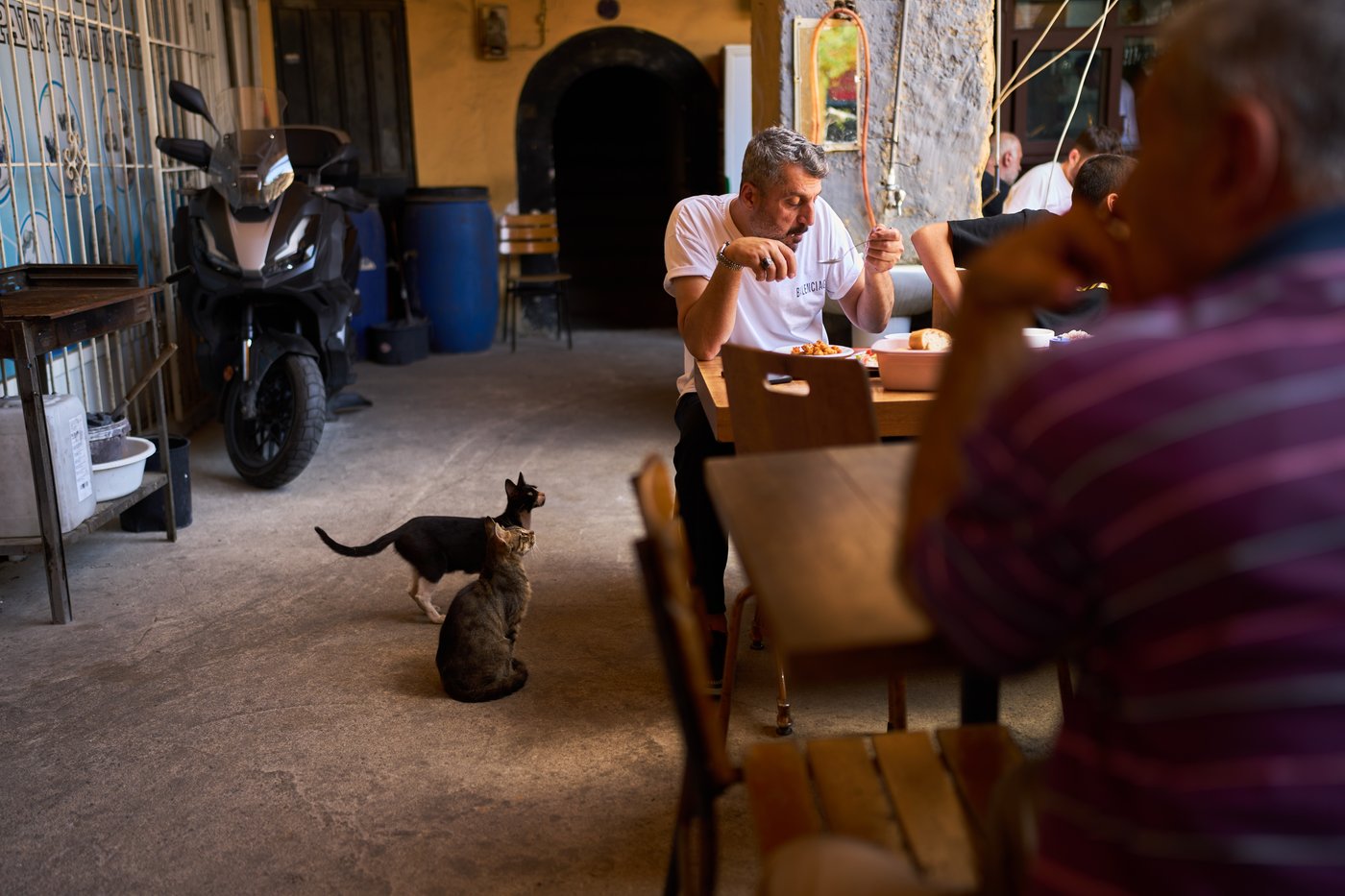 PHOTO ESSAY: Behind Istanbul’s Grand Bazaar, a world of artisans endures | iNFOnews.ca