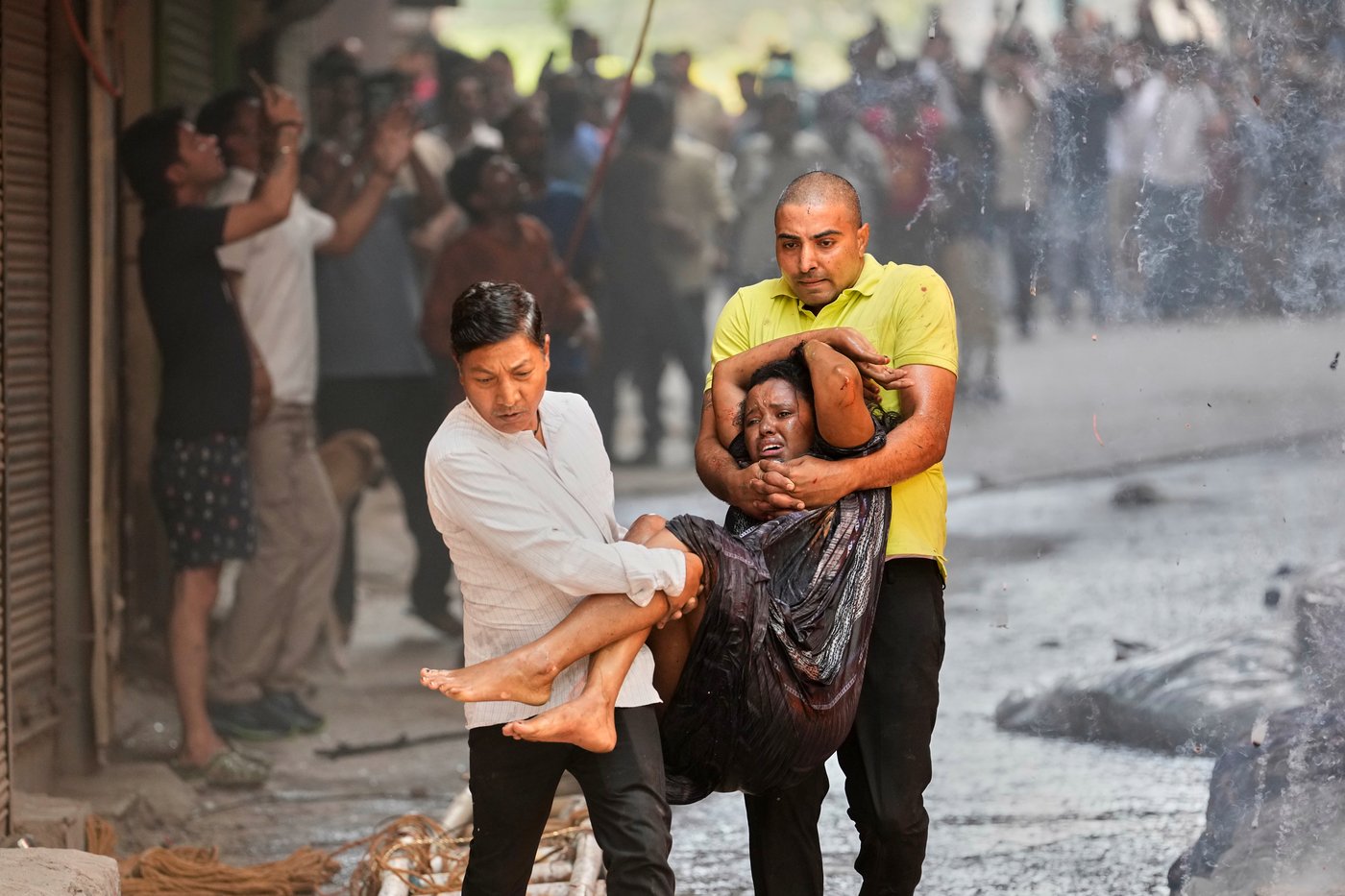 Fire sweeps through a New Delhi building, killing at least 21 people | iNhome