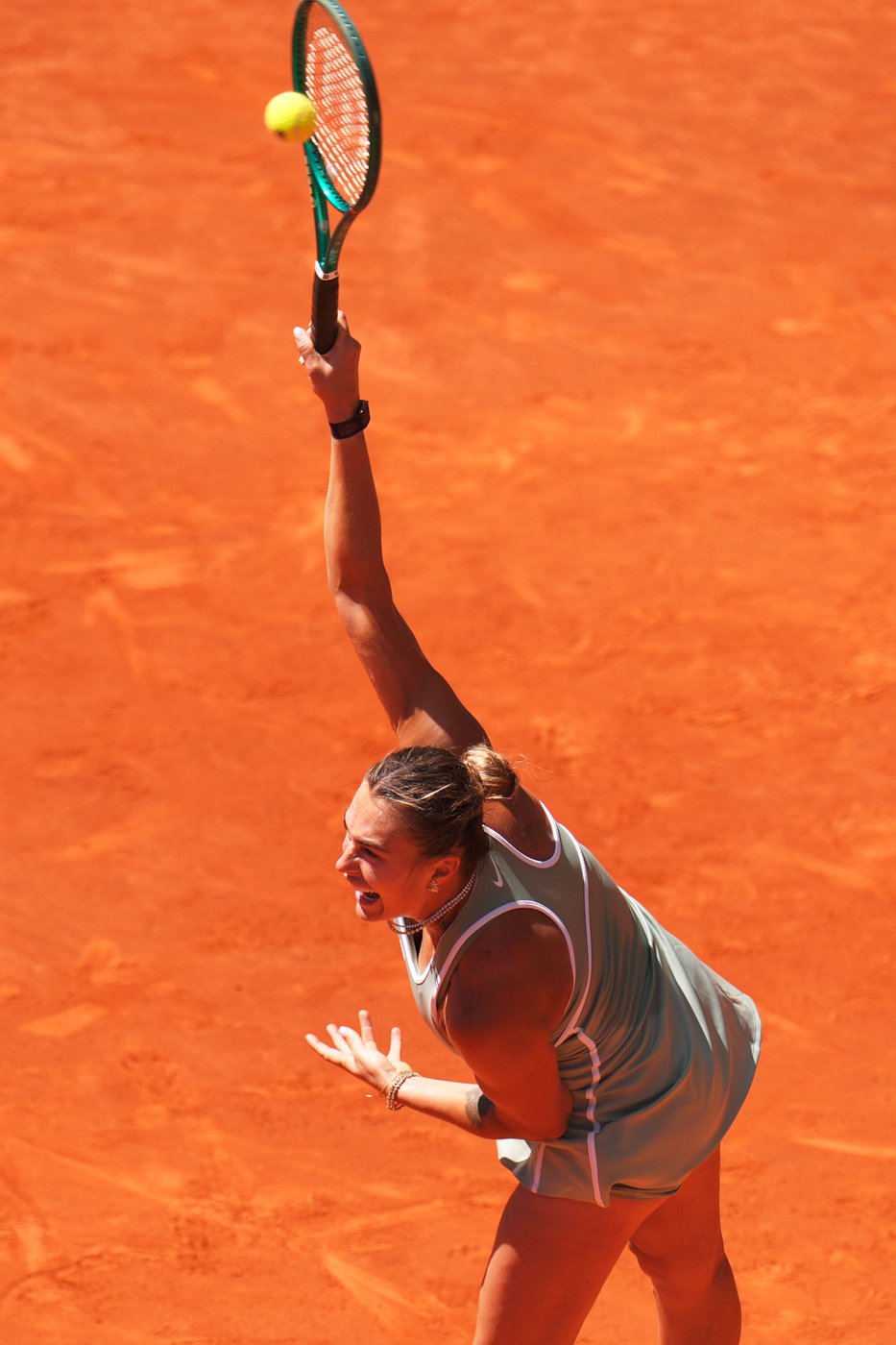 Sabalenka avoids Madrid Open virus scare and Osaka upset. Gauff and Rybakina lose | iNFOnews.ca