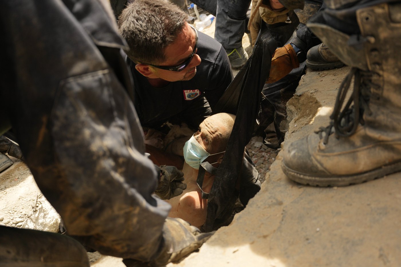 After an earthquake, how long can trapped victims survive? | iNFOnews.ca