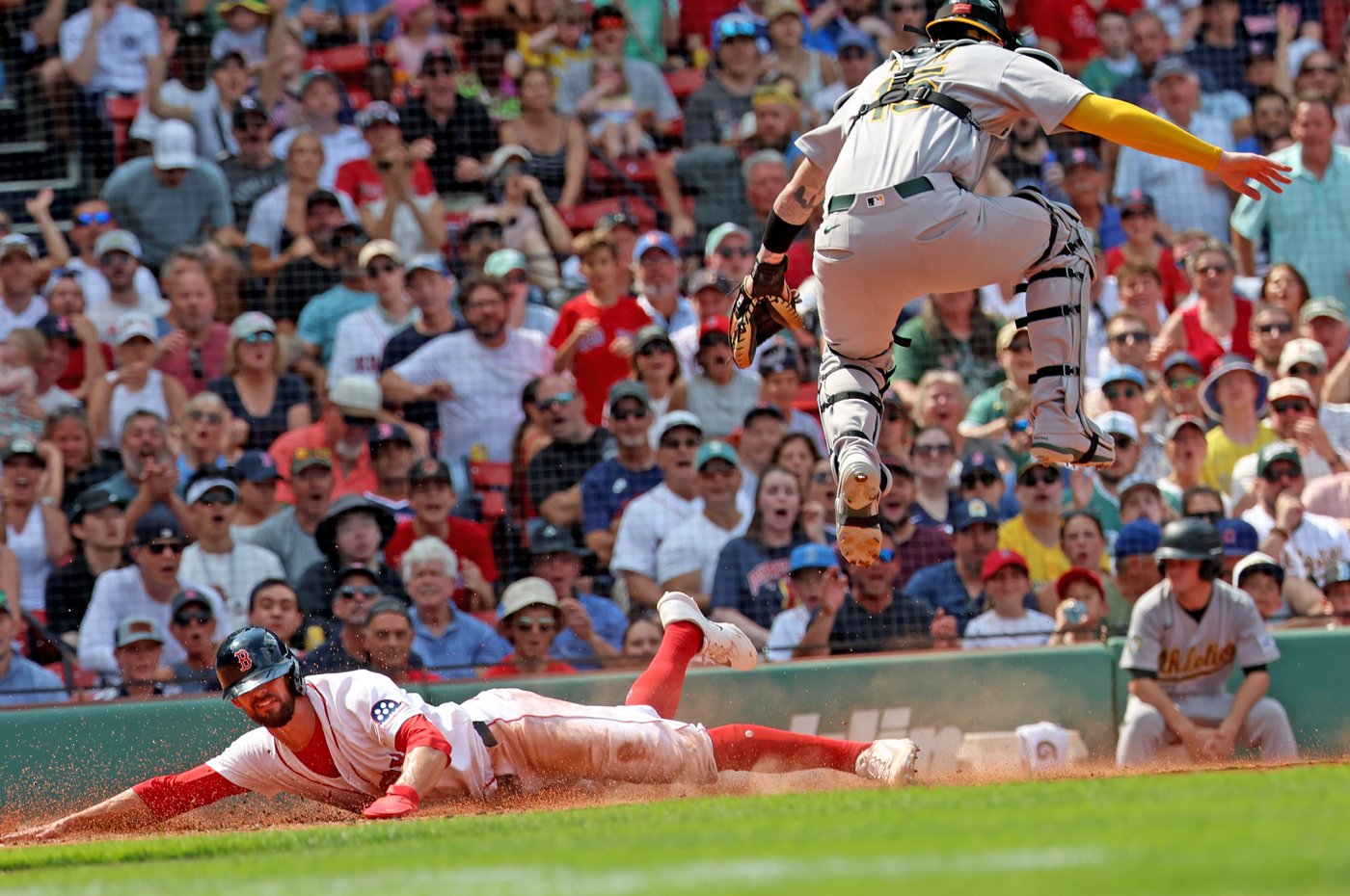 Max Muncy's tiebreaking RBI lifts A's past Red Sox for their first series win since mid-June | iNFOnews.ca