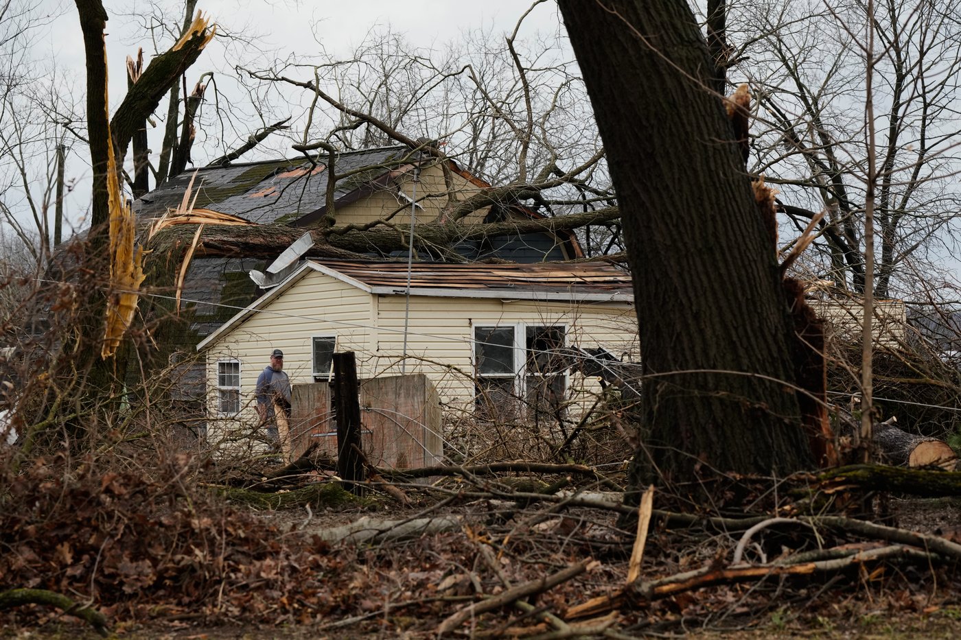 Photos show damage left by powerful storms as volunteers help communities clean up | iNFOnews.ca
