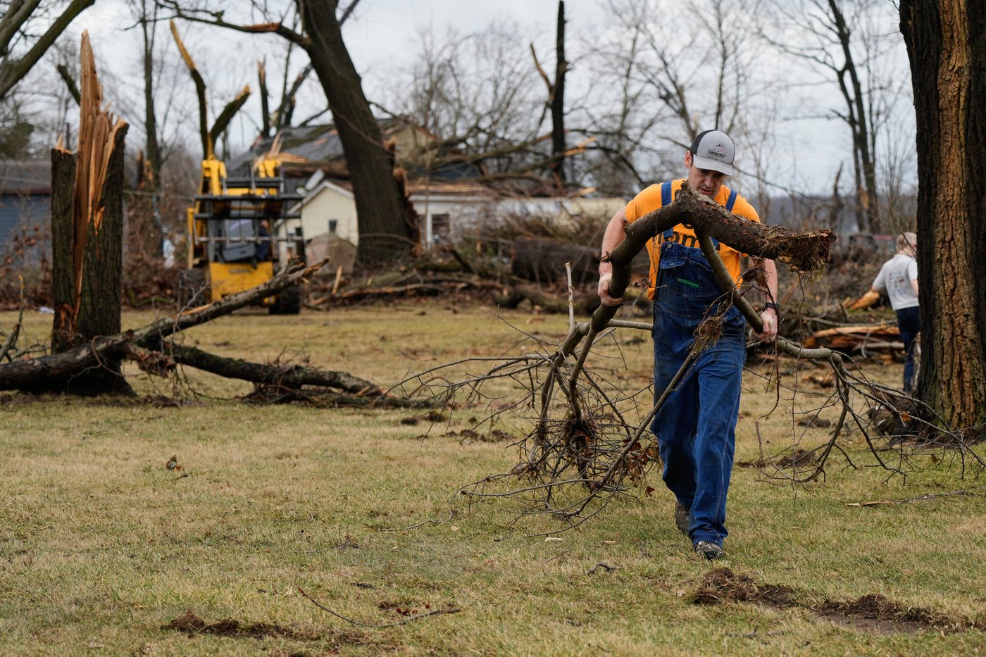 Photos show damage left by powerful storms as volunteers help communities clean up | iNFOnews.ca