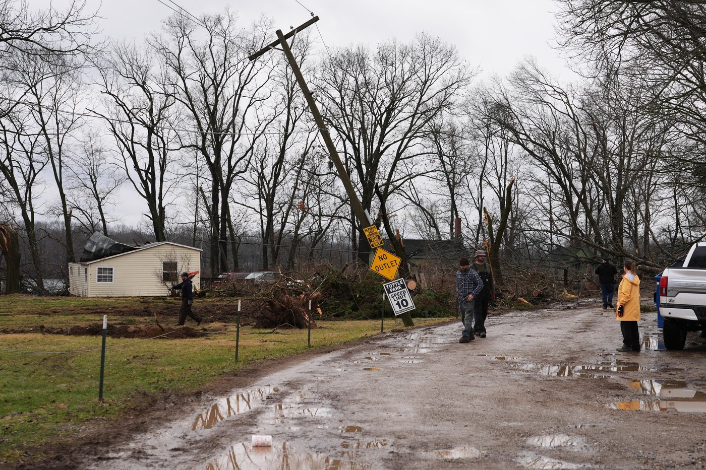 Photos show damage left by powerful storms as volunteers help communities clean up | iNFOnews.ca