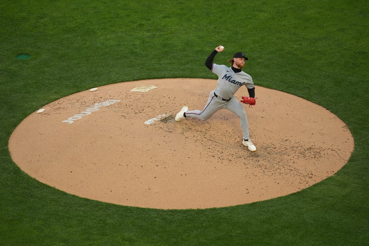 Jiménez, Edwards lead Marlins' attack in 9-5 win over Twins | iNFOnews.ca