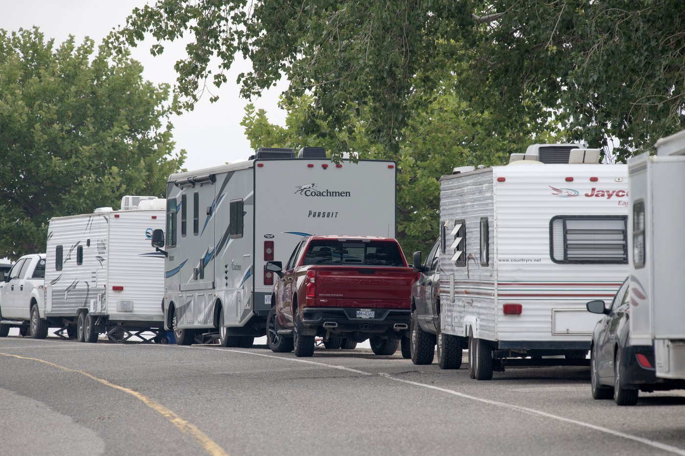 RCMP report possible fatality as thousands flee explosive B.C. wildfire | iNFOnews.ca