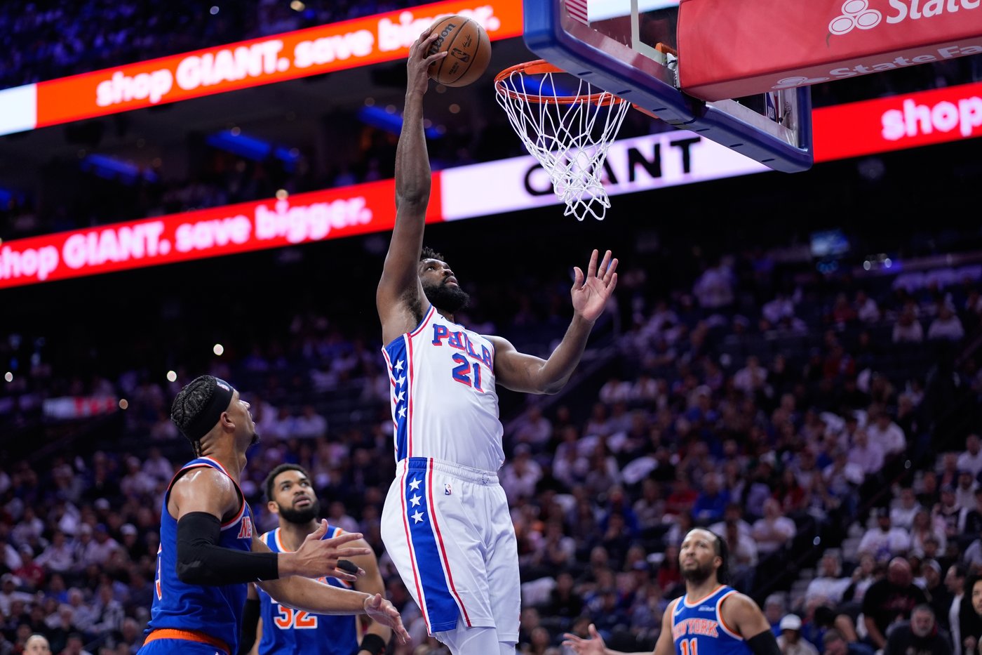 Joel Embiid returns from sore ankle and hip, but he's not enough for Sixers as Knicks go up 3-0 | iNFOnews.ca