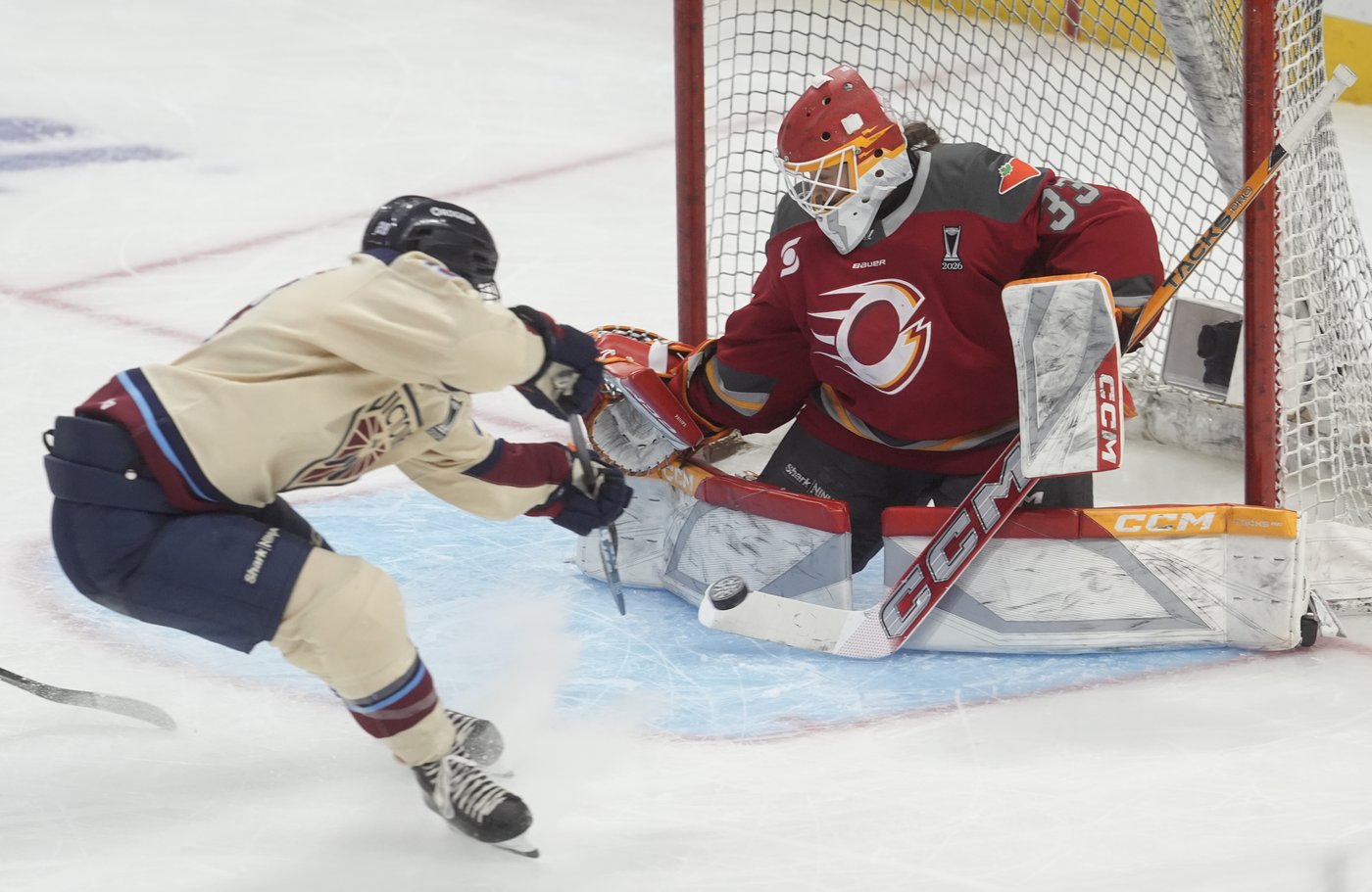 Desbiens up for second straight PWHL top goaltender award against Frankel, Philips | iNFOnews.ca