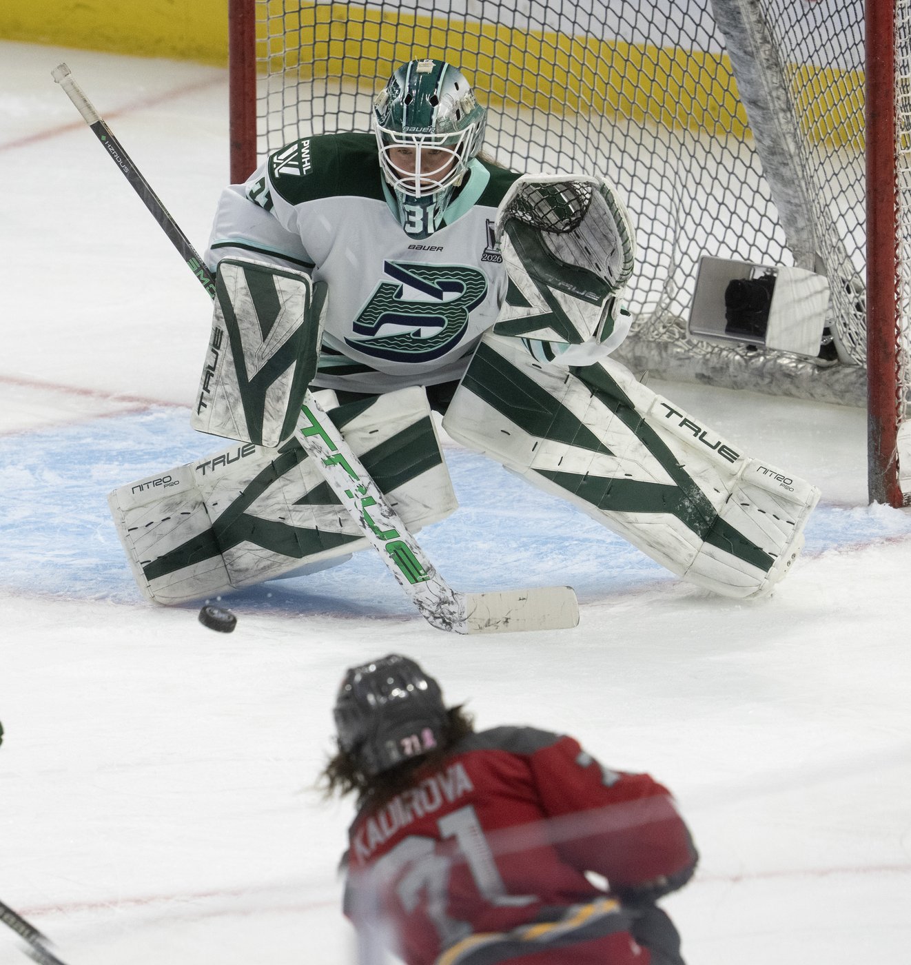Desbiens up for second straight PWHL top goaltender award against Frankel, Philips | iNFOnews.ca