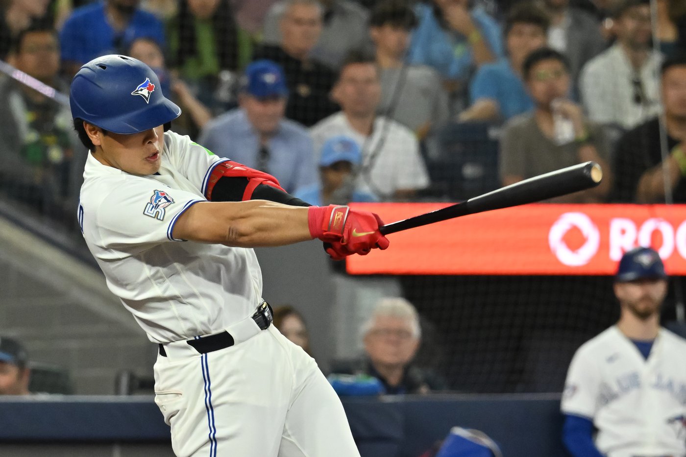 Blue Jays finding success going to well of strong at-bats, defensive play | iNFOnews.ca Blue Jays finding success going to well of strong at-bats, defensive play | iNFOnews.ca