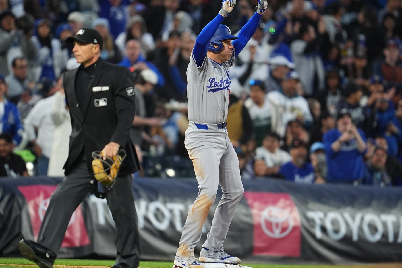 Dodgers place 1B Freeman on paternity list, recall Ward from Triple-A | iNFOnews.ca