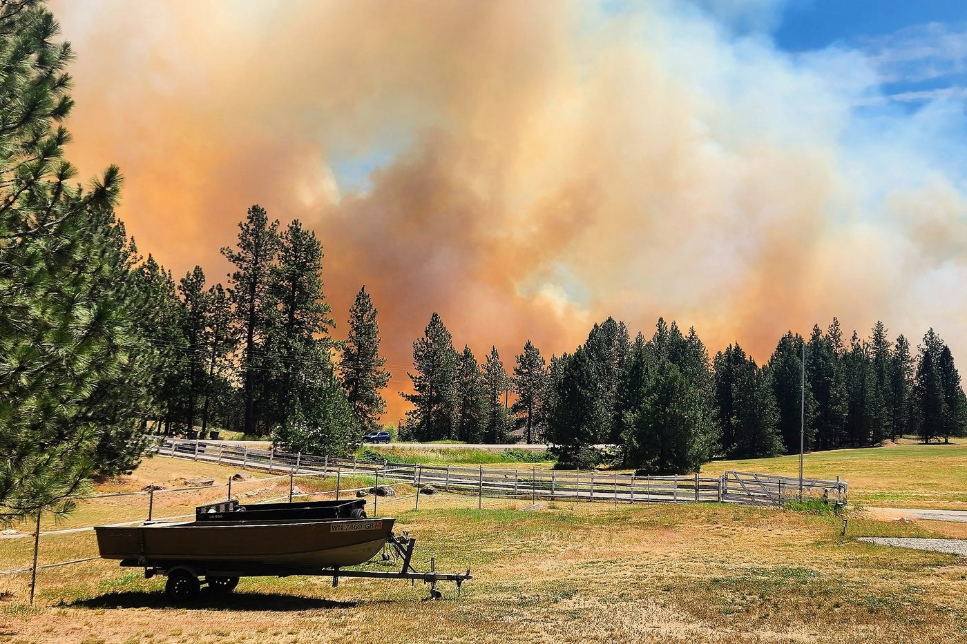 Eastern Washington wildfire forces evacuations and destroys homes | iNFOnews.ca