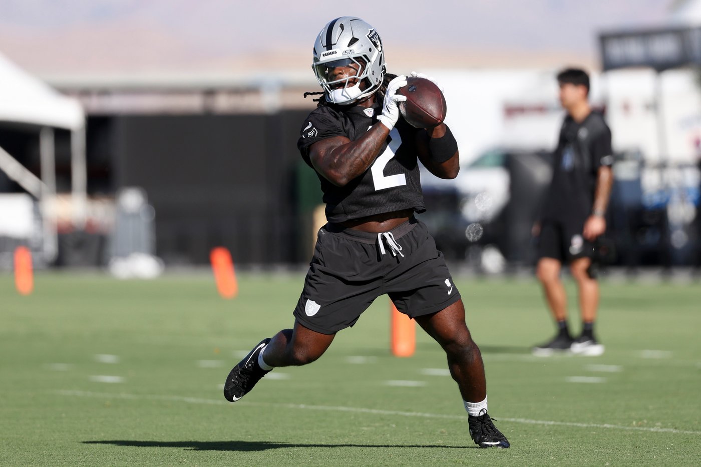Kubiak: Raiders will decide when to start Mendoza based on his play and not the offense as a whole | iNFOnews.ca