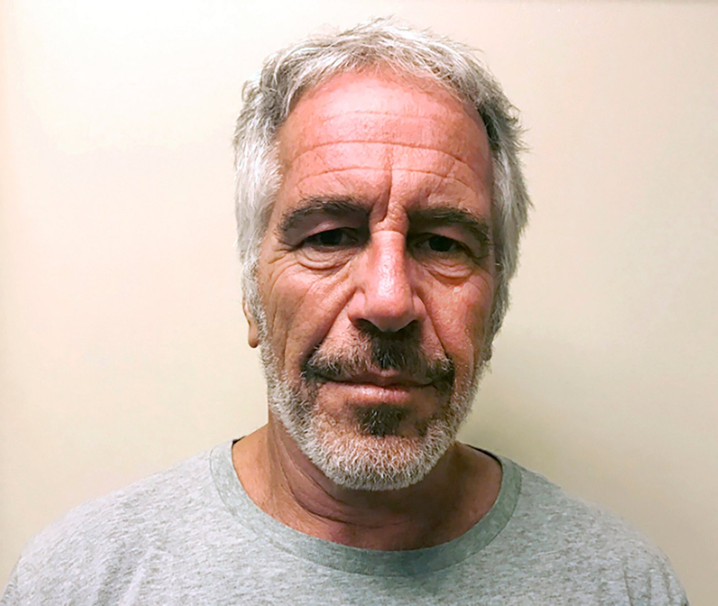 Handwriting on newly released note matches one found after Epstein's death, experts tell AP | iNFOnews.ca