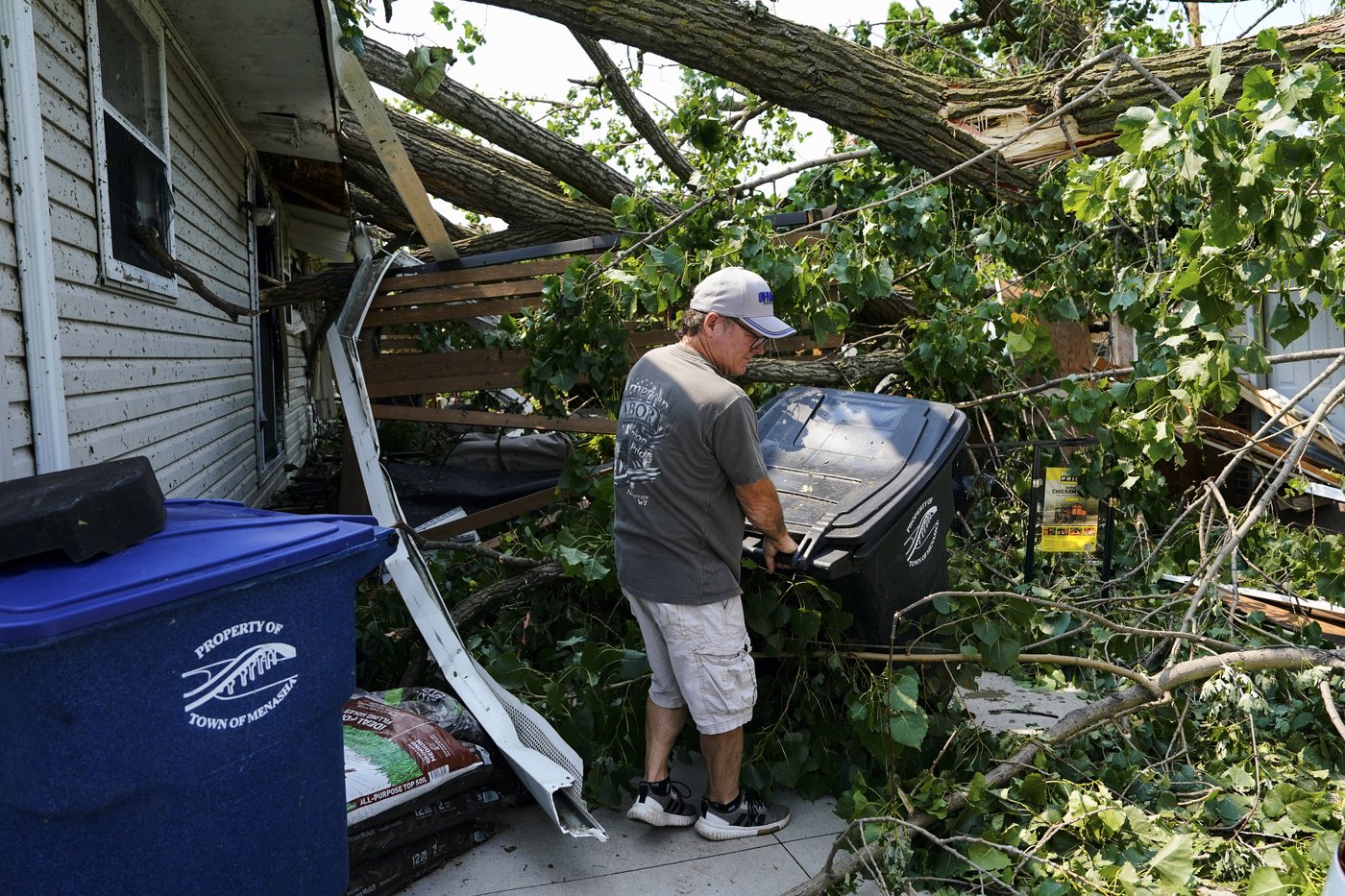Powerful tornado leaves widespread damage in Wisconsin but time of day may have saved lives | iNwheels
