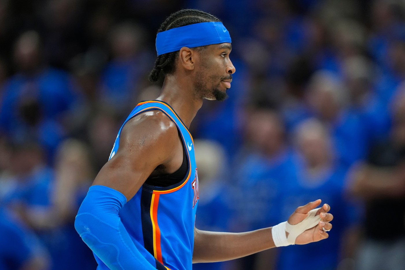 Gilgeous-Alexander tips his cap after Thunder fall to Spurs in Game 7 to end their title reign | iNFOnews.ca