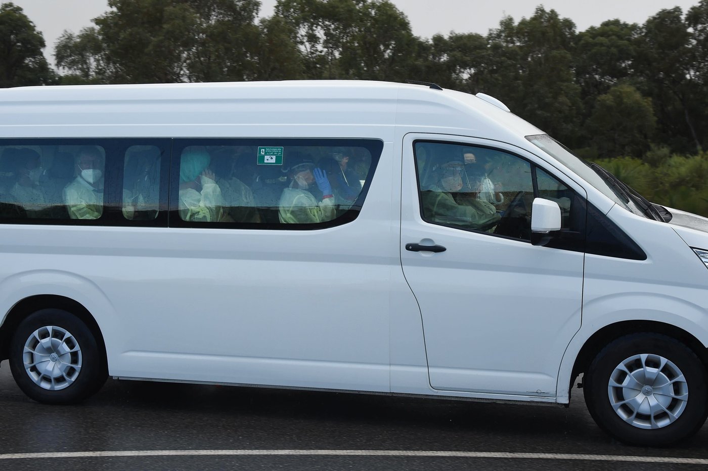6 passengers from hantavirus-hit ship arrive in Australia for 3-week quarantine | iNFOnews.ca