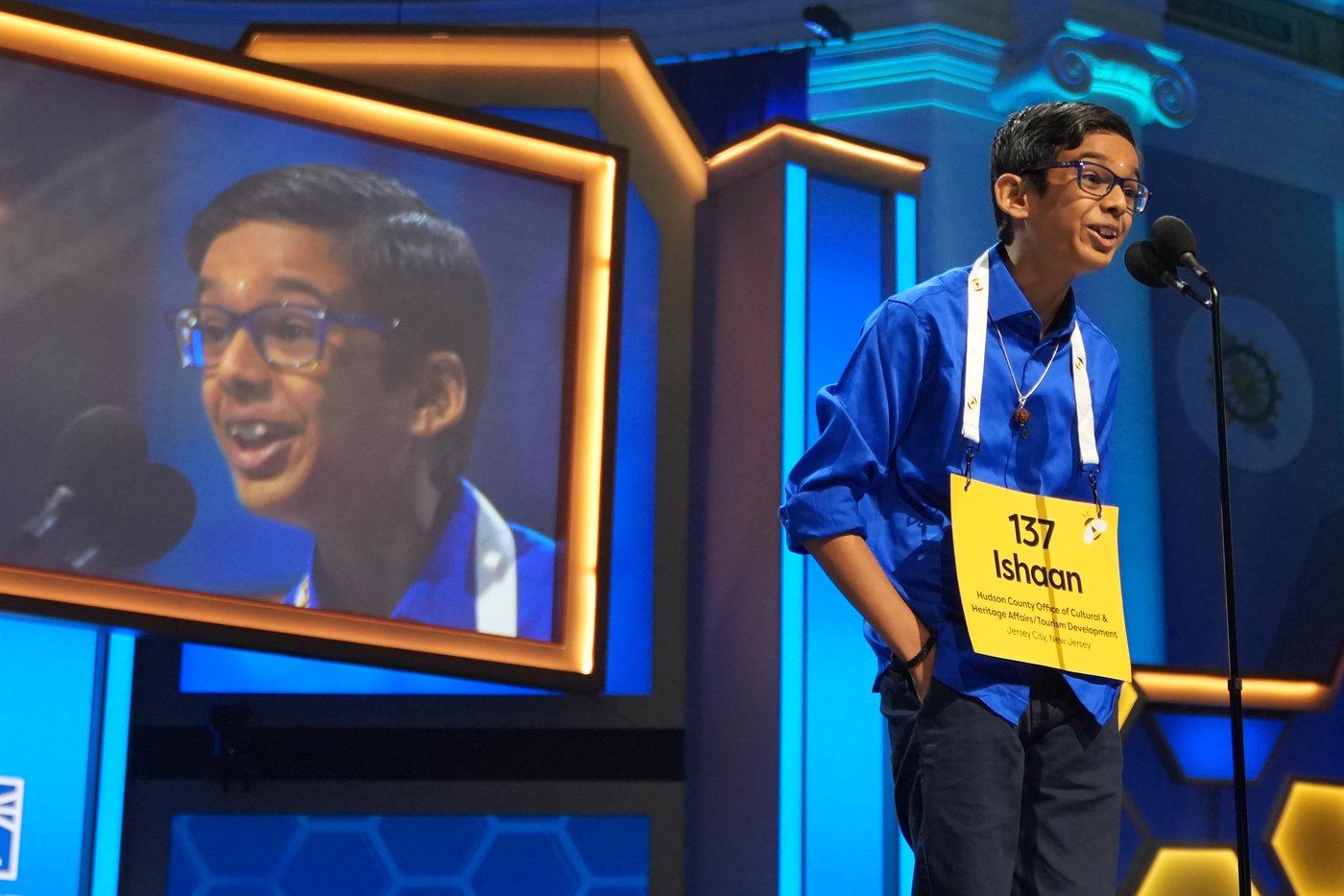 Shrey Parikh bounces back, battles nerves and dominates spell-off to win the National Spelling Bee | iNFOnews.ca