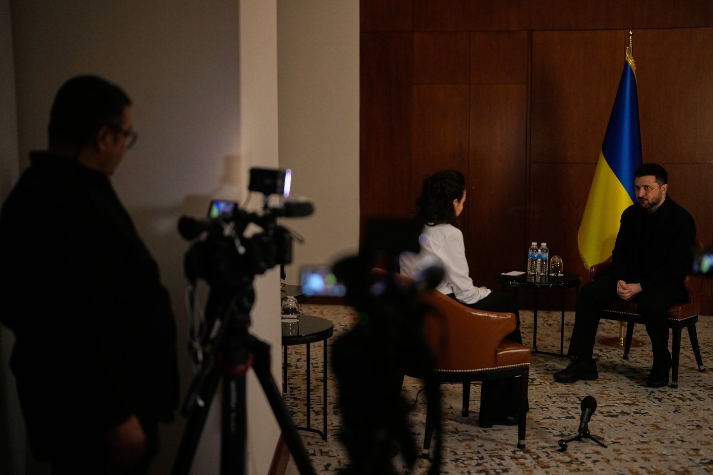 A long Mideast war could take away from support for Ukraine, Zelenskyy tells the AP | iNFOnews.ca