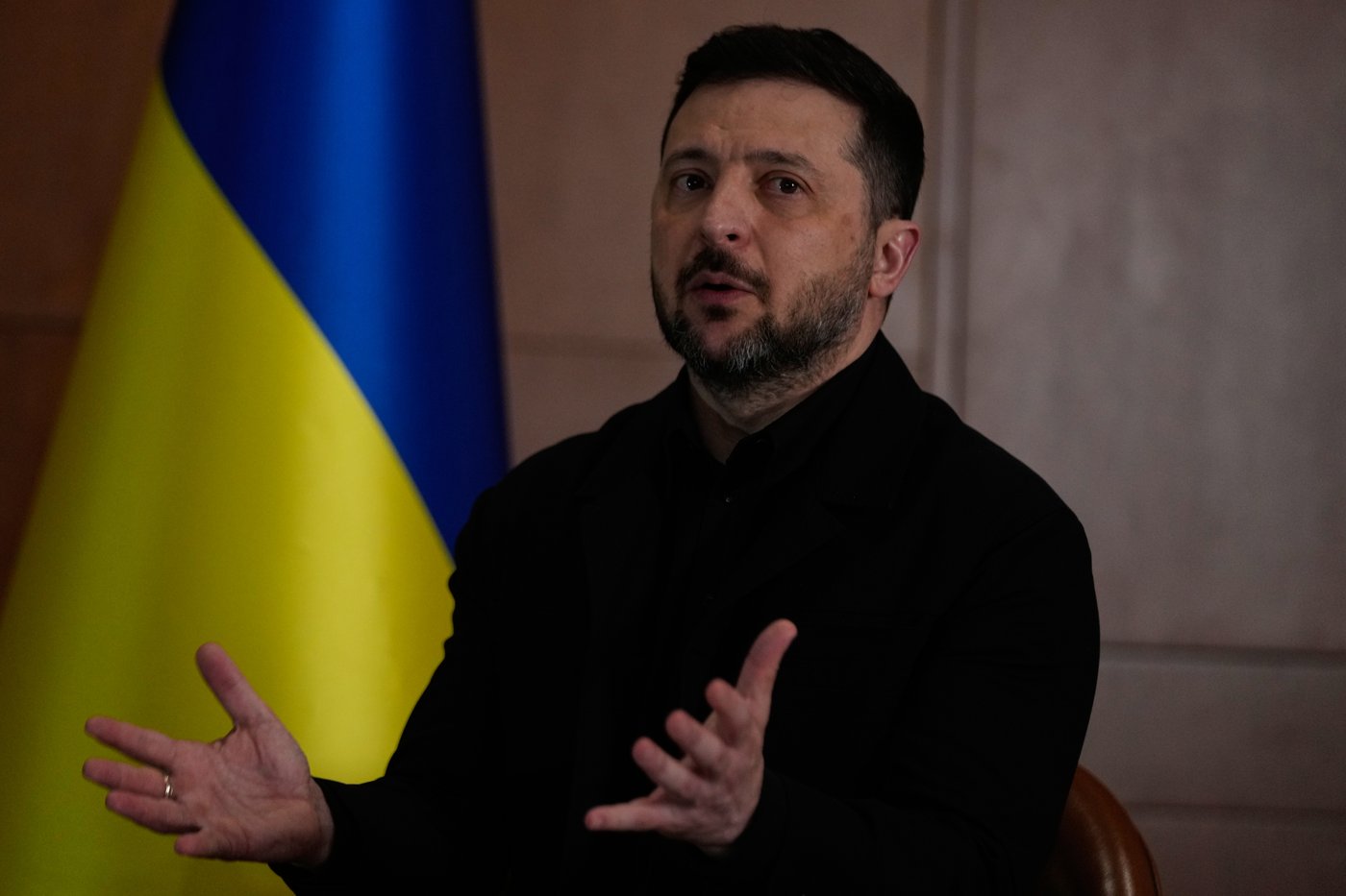 A long Mideast war could take away from support for Ukraine, Zelenskyy tells the AP | iNFOnews.ca
