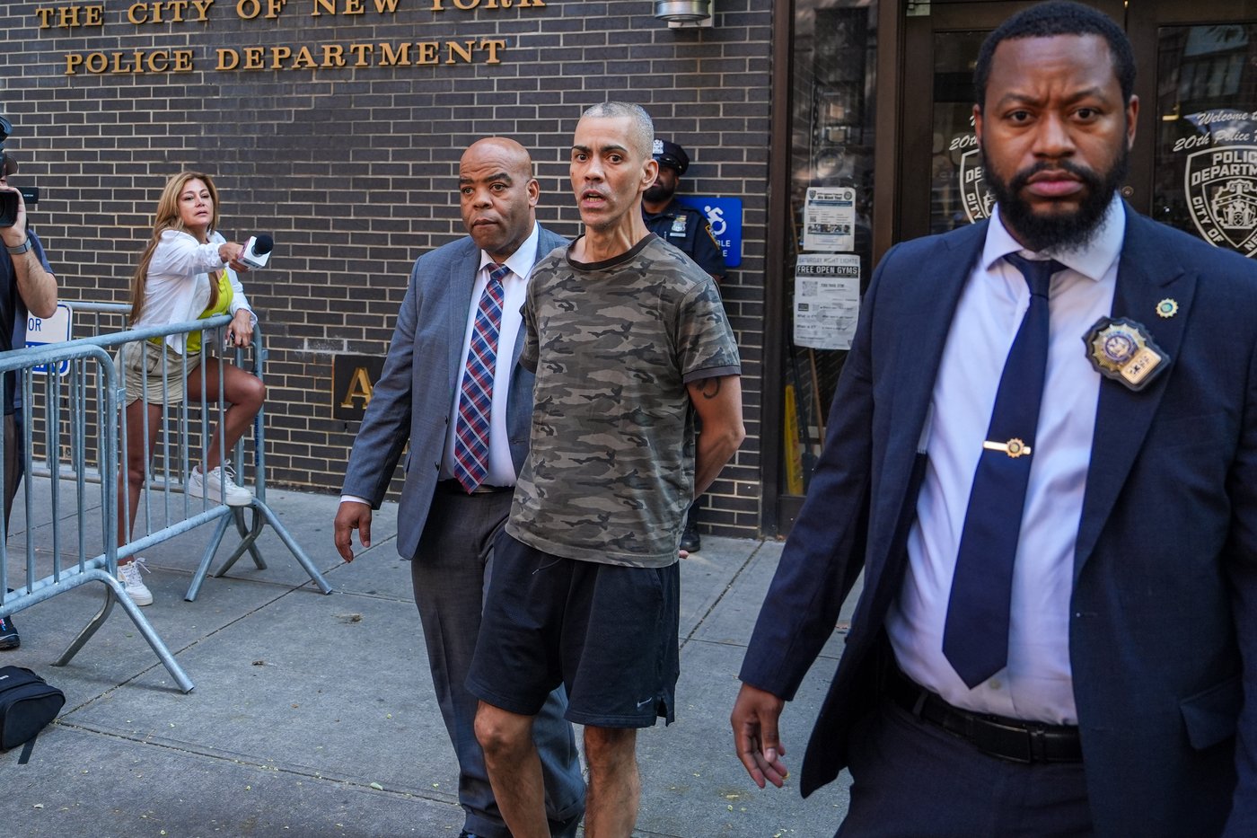 NYC stabbings suspect arrested on hate crime charge in 1 attack, but not a 2nd | iNFOnews.ca NYC stabbings suspect arrested on hate crime charge in 1 attack, but not a 2nd | iNFOnews.ca