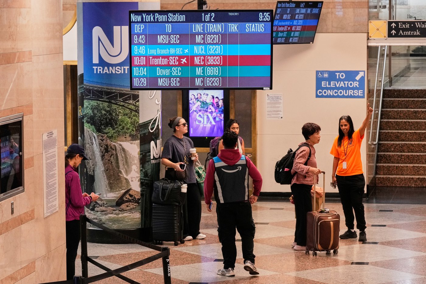 Rail car fire near New York's Penn Station injures 5, snarls morning commute, train service delayed | iNwheels