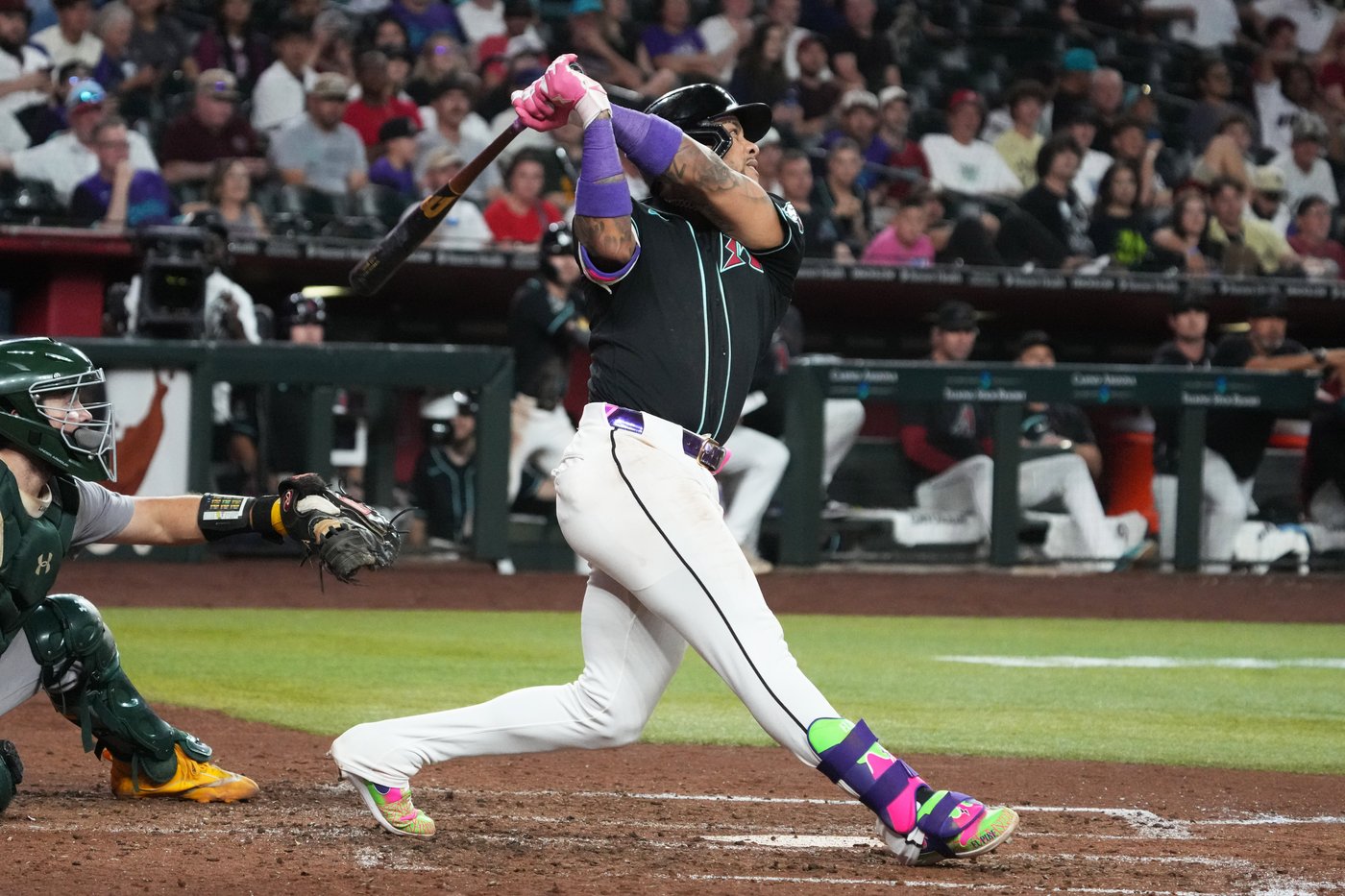 Vargas hits winning single in 10th as Diamondbacks rally to beat A's 6-5 after blowing lead in 9th | iNFOnews.ca