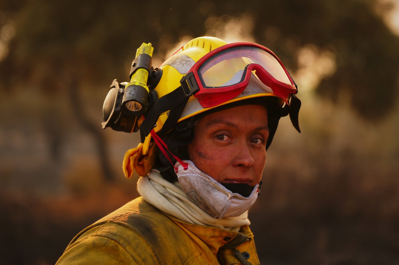 'No matter what you do, you can’t put it out': Spanish firefighters describe record blaze | iNFOnews.ca