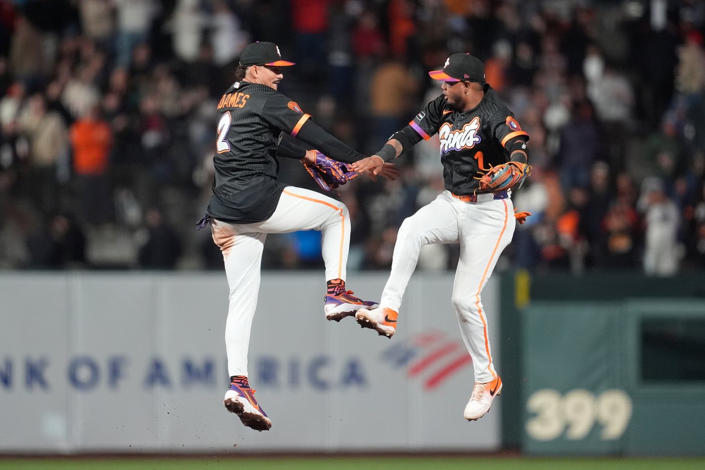 Robbie Ray pitches Giants past Phillies 6-0 to stop 4-game slide | iNFOnews.ca