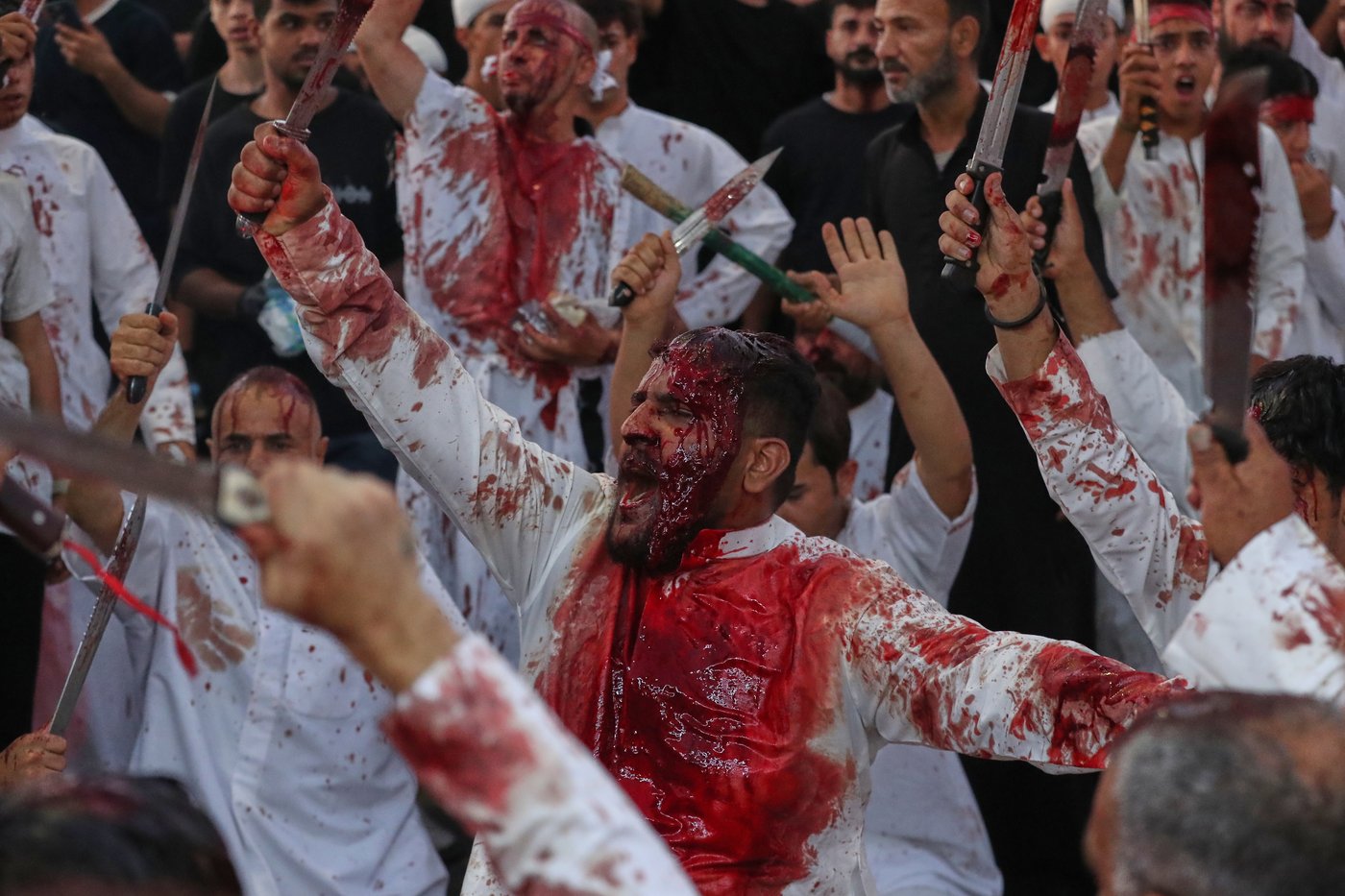 Massive Shiite crowds mark the holy day of Ashoura against backdrop of Iran-Israel-US war fallout | iNFOnews.ca