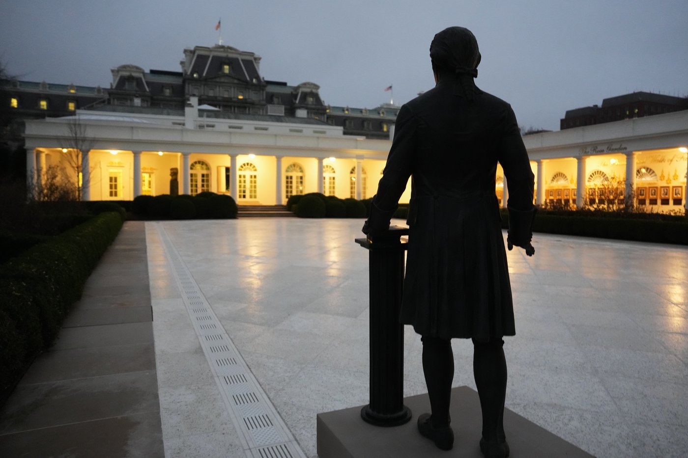 Inside Trump's remake of the White House Rose Garden. First a stone patio, then statues | iNFOnews.ca Inside Trump's remake of the White House Rose Garden. First a stone patio, then statues | iNFOnews.ca